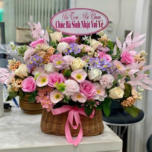 Giỏ Hoa Sáp và Hoa Lụa Pastel Rực Rỡ – Món Quà Sang Trọng Cho Mọi Dịp Đặc Biệt MS918