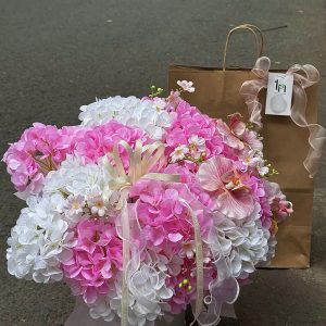 [HOA LỤA] Hộp hoa lụa tú cầu hồng mix trắng điểm thêm hồ điệp siêu xinh và sang trọng Ms1006